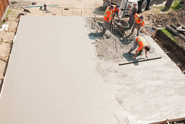 Best Concrete Driveway Installation in Pleasantville, IA
